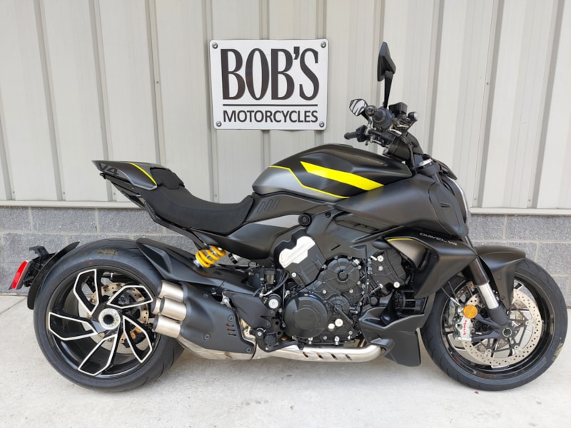 2026 DUCATI Diavel V4