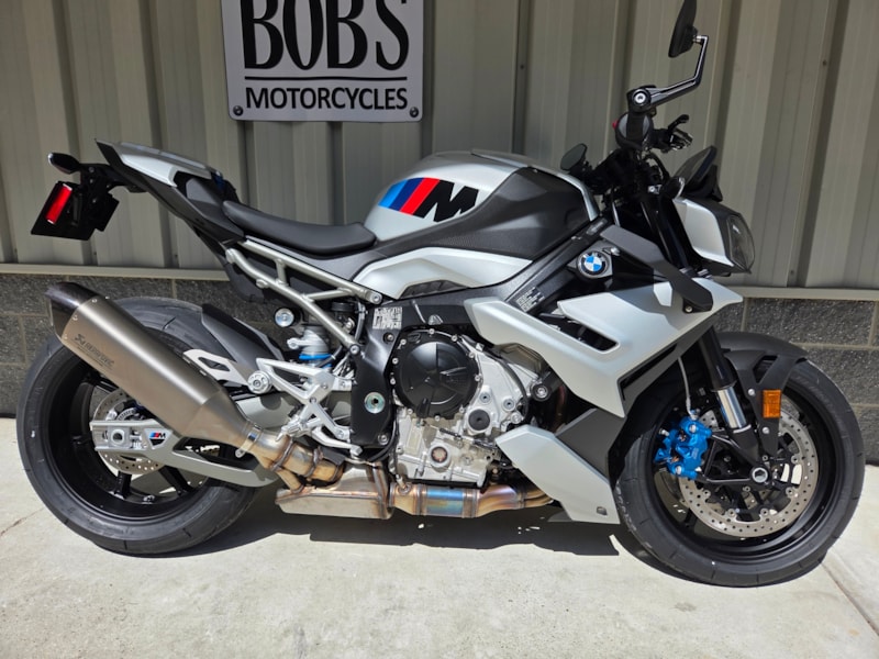 2026 BMW M 1000 R
