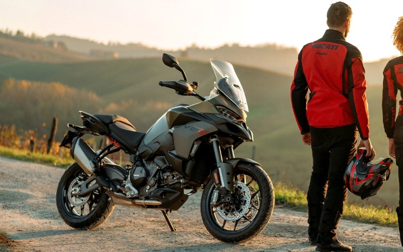 Excitement and Comfort Defined: 2025 Ducati Multistrada V2 near Washington, D.C.