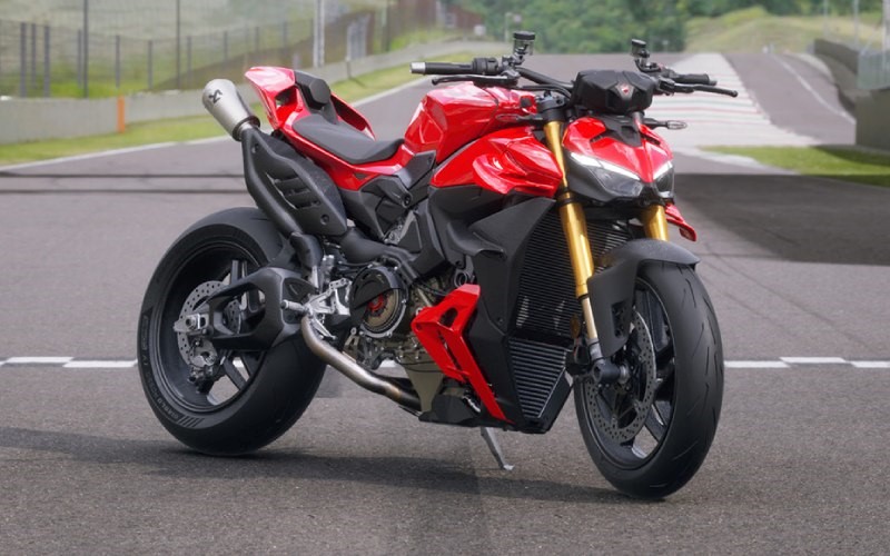 Unleashing the Beast: the 2025 Ducati Streetfighter V4 near Arlington, VA