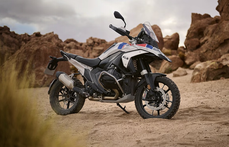 Does Adaptive Vehicle Height Control on the 2026 BMW R 1300 GS Reduce Low-Speed Stress for Washington, D.C. Riders?