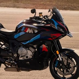 BMW M1000 XR