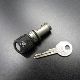 BMW Lock (1) - 22 Liter Top Case